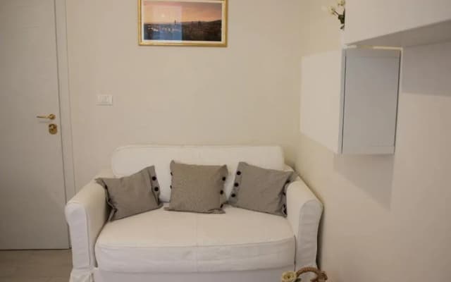Renovated Central Suites - photo 5