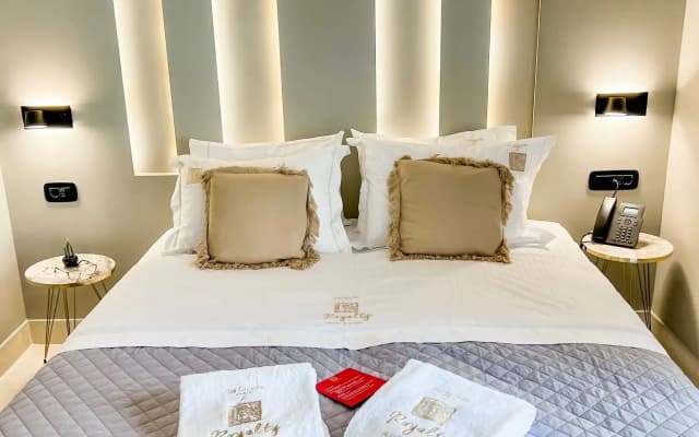 Royalty Suites Psyrri - photo 3