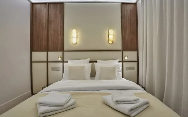 Elegant Flat Matignon Avenue Faubourg St Honore - photo 3
