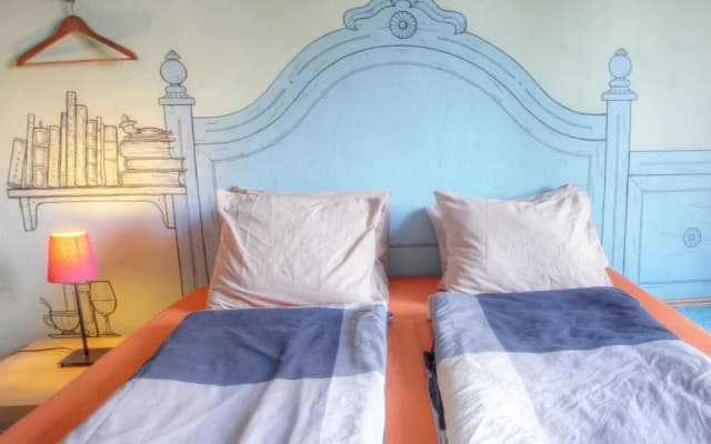 Lavender Circus Hostel And Apartments - photo 3