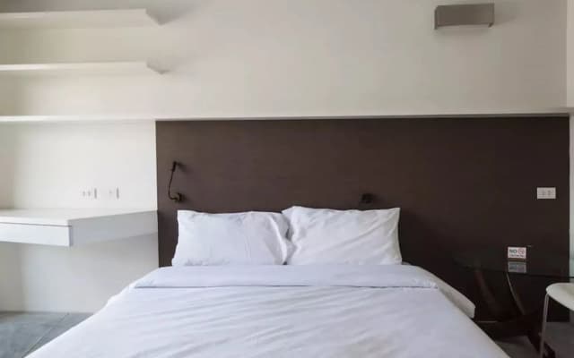 Condo Studio B at Replay E305 - photo 3