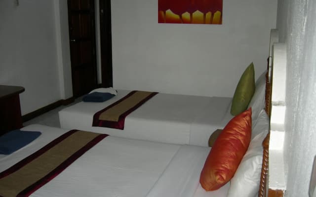 Hack Patong Beach Hotel - photo 4