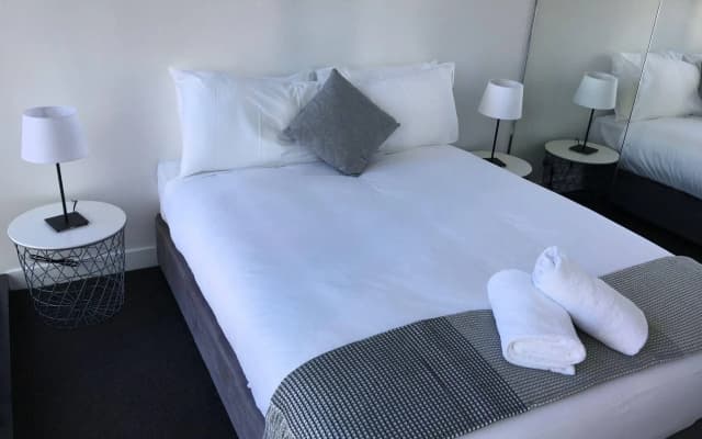 Docklands Select - photo 5