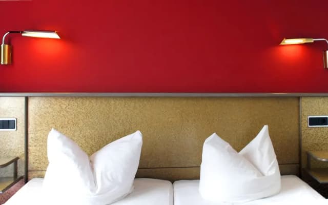 Hotel Am Buschkrugpark - photo 5