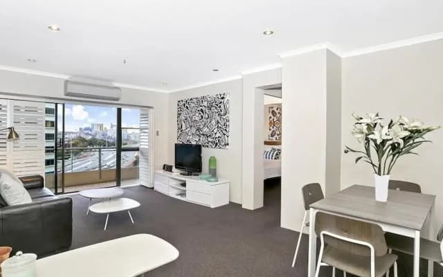 Sought After CBD Location YORK5 - photo 2