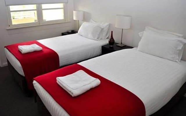 Albert Park Apartments - photo 4