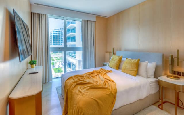 Dxb - Five - 30301 - Pj - photo 5