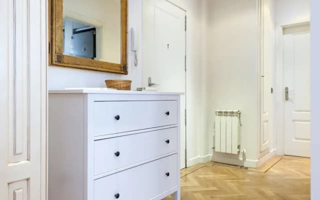 CHIC APARTMENT GRAN VIA I - ElevenHost - photo 4
