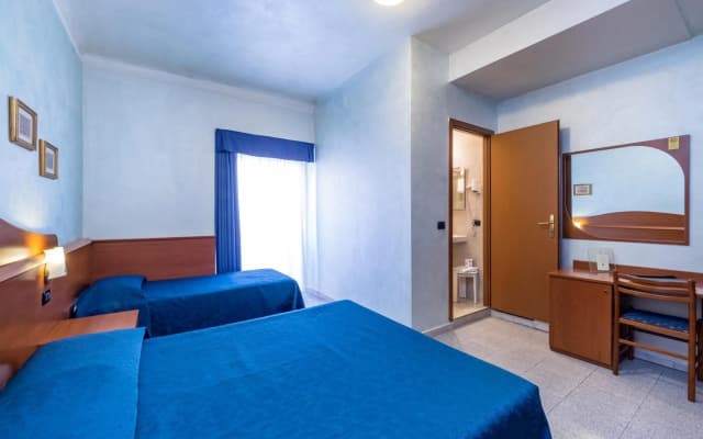 Hotel Aurora - photo 4