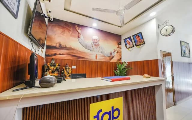 Fabhotel Shri Sai Dx - photo 2