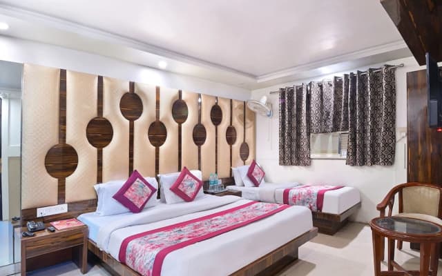 Glow inn hostel - photo 4