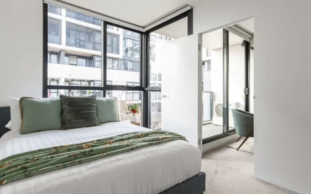 Modern 2BR Apt by the Yarra River - photo 3