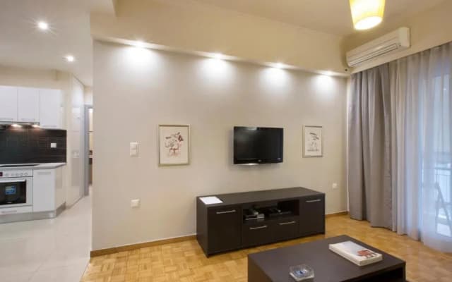 Apartment at Koukaki, 150m from the metro - photo 4
