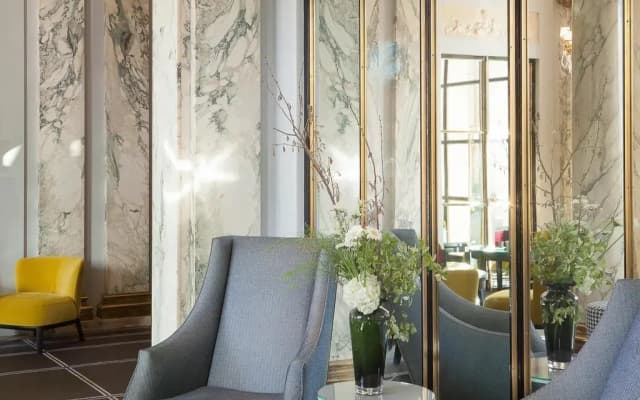 Hotel Brighton - photo 2