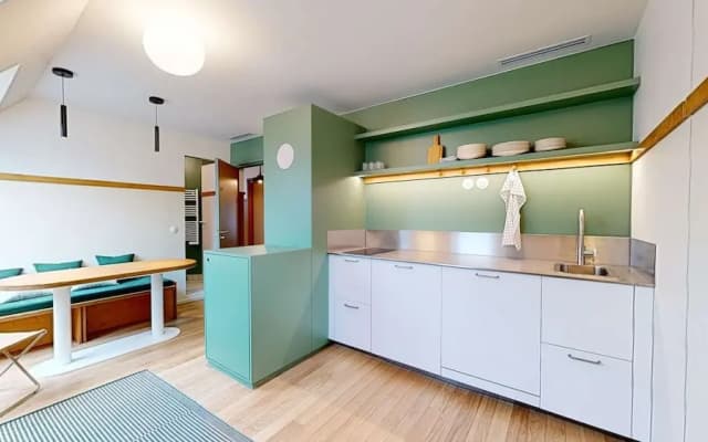 Altido Pleasant 1-bed Flat w Shared Courtyard - photo 3