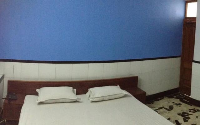 New Royal Hotel - photo 4