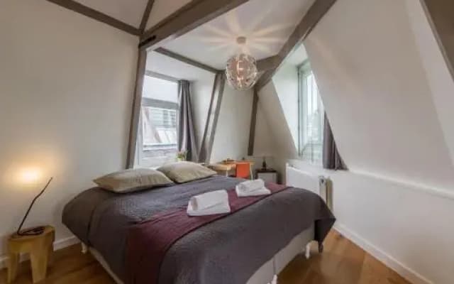 Best Location Stunning Bed and Breakfast - photo 2