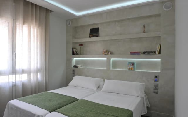 Gaudint Barcelona suites - photo 4