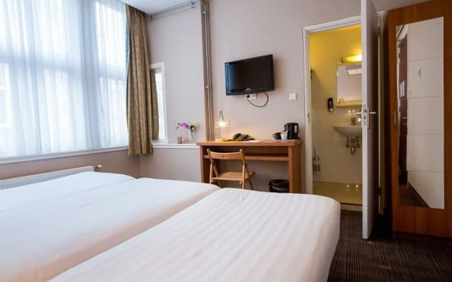Dutch Design Hotel Vondelpark - photo 3