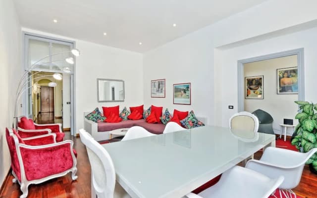 Spanish Steps Apartments - photo 4