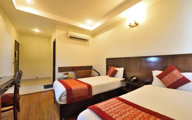 Hotel Clark Heights - photo 4