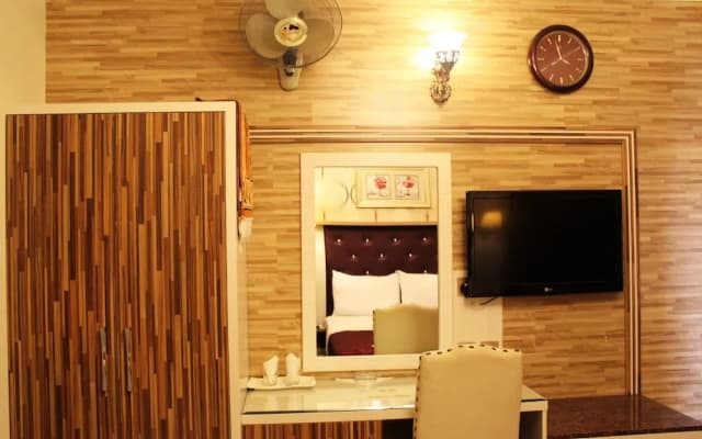 Sutchi Hotel - photo 4
