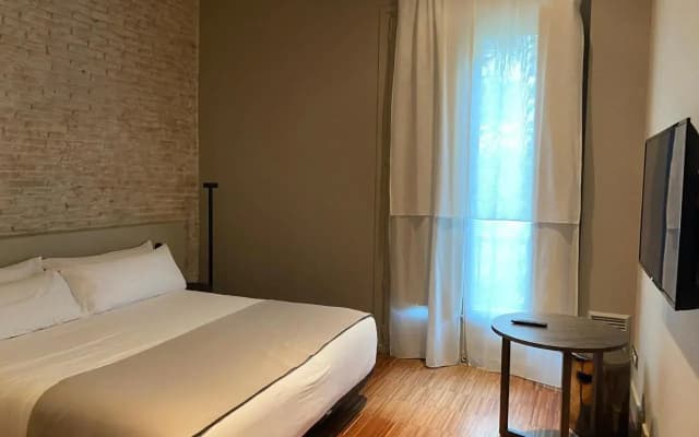 Pau Claris Apartment - photo 3