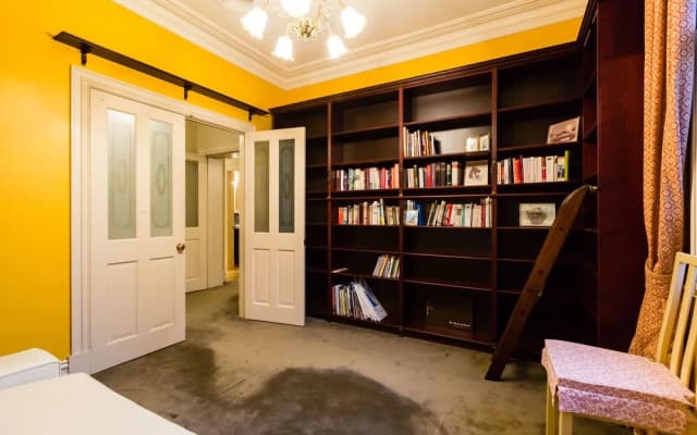 HANNA, 3BDR Melbourne Apartment - photo 2