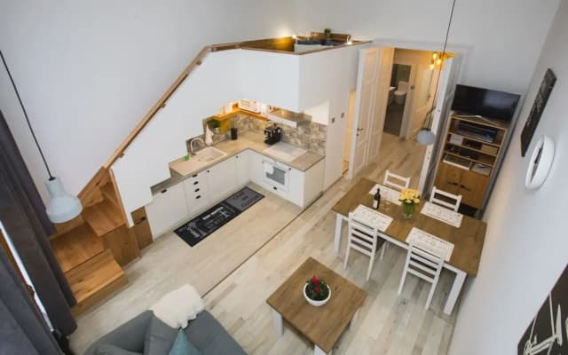 Wood and Light Apartment - photo 2