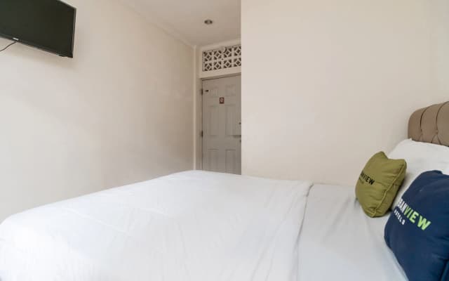 Urbanview Hotel Minongga Pondok Labu by RedDoorz - photo 5