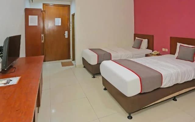 Townhouse OAK Hotel Fiducia Pasar Minggu - photo 3