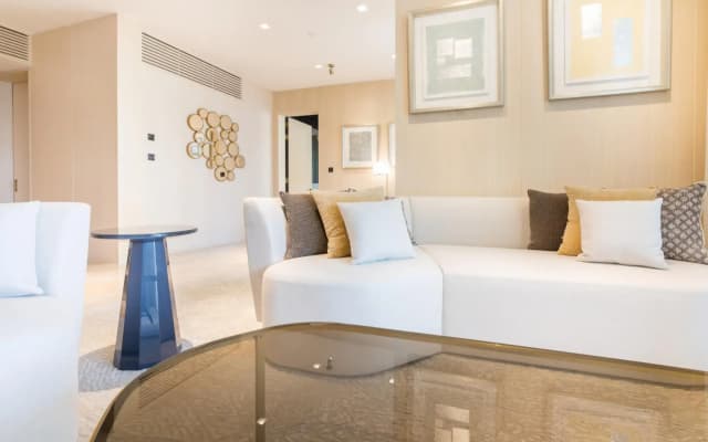 Luxury Sea View Apt in FIVE Resort on The Palm - photo 3