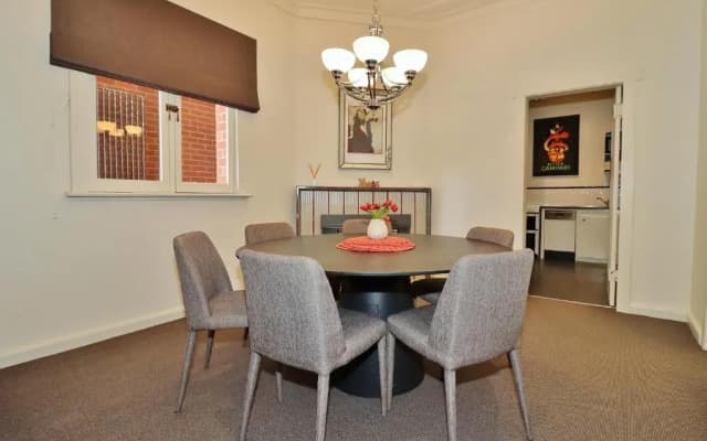 McKenzie House - photo 2