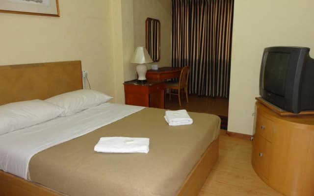 Pristine Hotel - photo 2