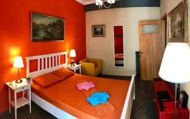 Central Stylish 1 Double Bed Flat - photo 2