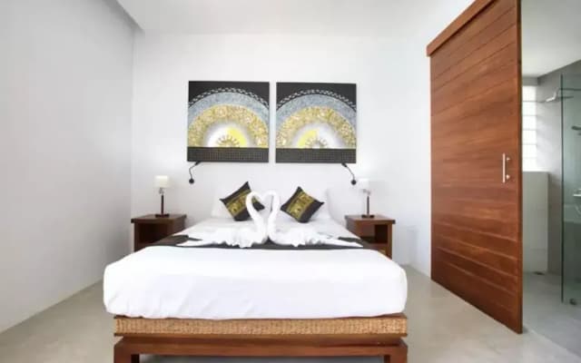 1 Bedroom Beautiful Beachfront Villa - photo 4