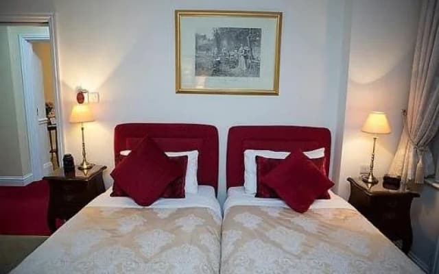 Ditton Lodge - photo 3
