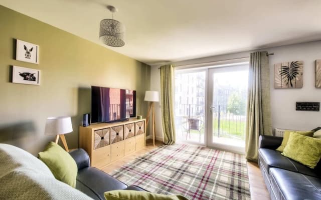 Guestready - Charming 2BR Flat Fits 5 Near Vibrant Leith - photo 2