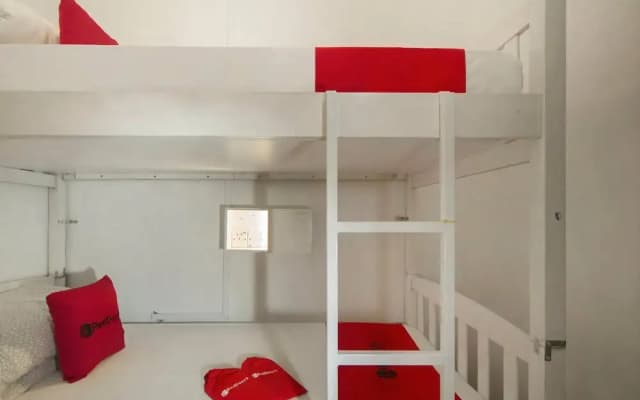 RedDoorz Hostel @ Bugis - photo 4