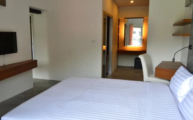 Life Condominium - photo 2