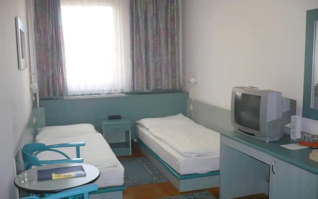 Hotel Ventura - photo 3