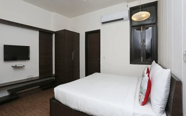 OYO Townhouse 281 Harsh Vihar Near M2K Cinemas Rohini - photo 5