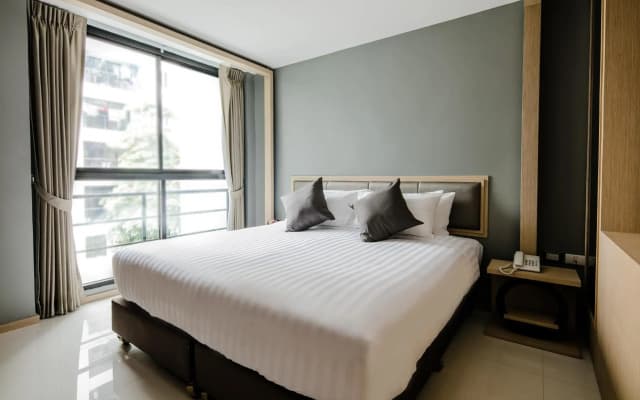 Three Sukhumvit Hotel - photo 2