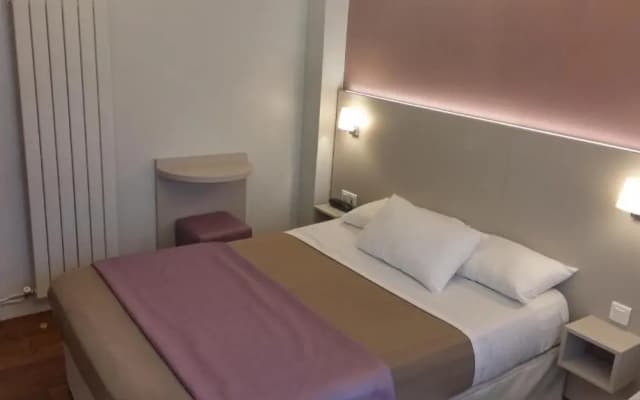 Modern Hotel - photo 2