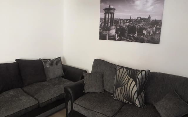 Lochrin Apartments - photo 4