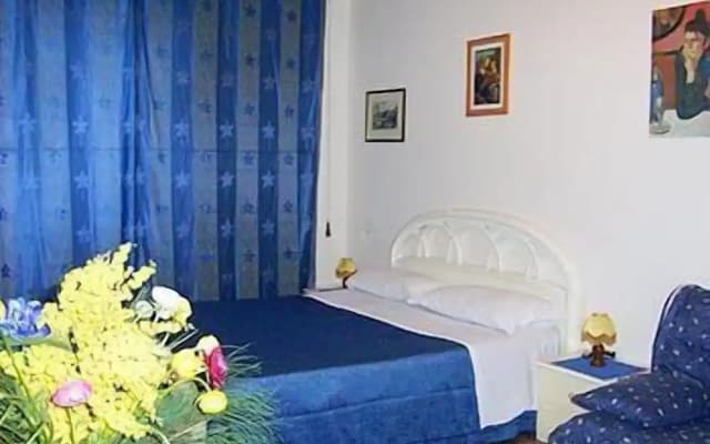 Vatican Rooms Guest House - photo 5