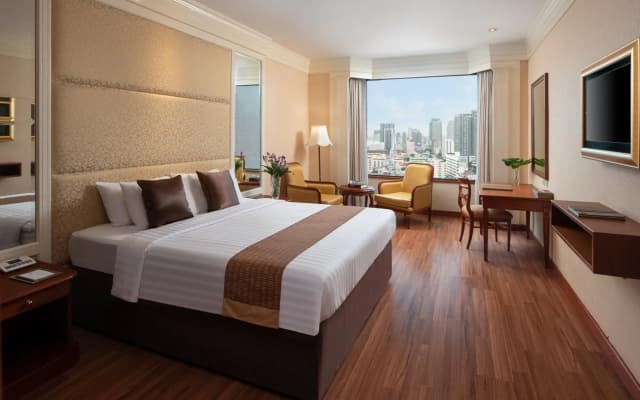 Emerald Hotel Bangkok - photo 3