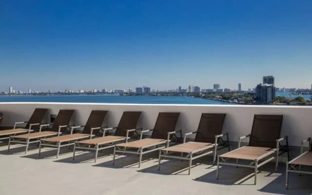 Opera Suites And Marina Hotel - photo 2