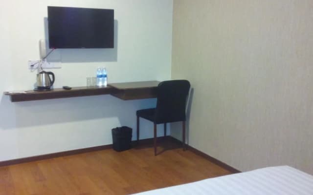 M Empire Motel - photo 3
