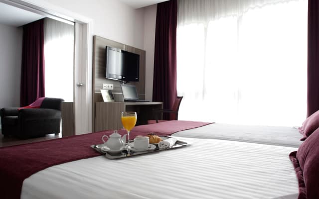 Hotel Serrano - photo 3